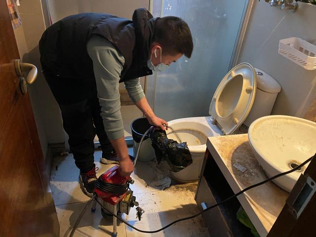 鸡冠马桶疏通-疏通下水道